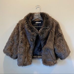 Faux fur capelet